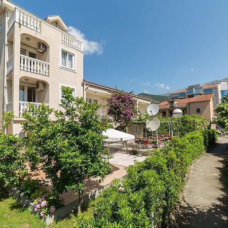 בודווה Apartments Elena מראה חיצוני תמונה