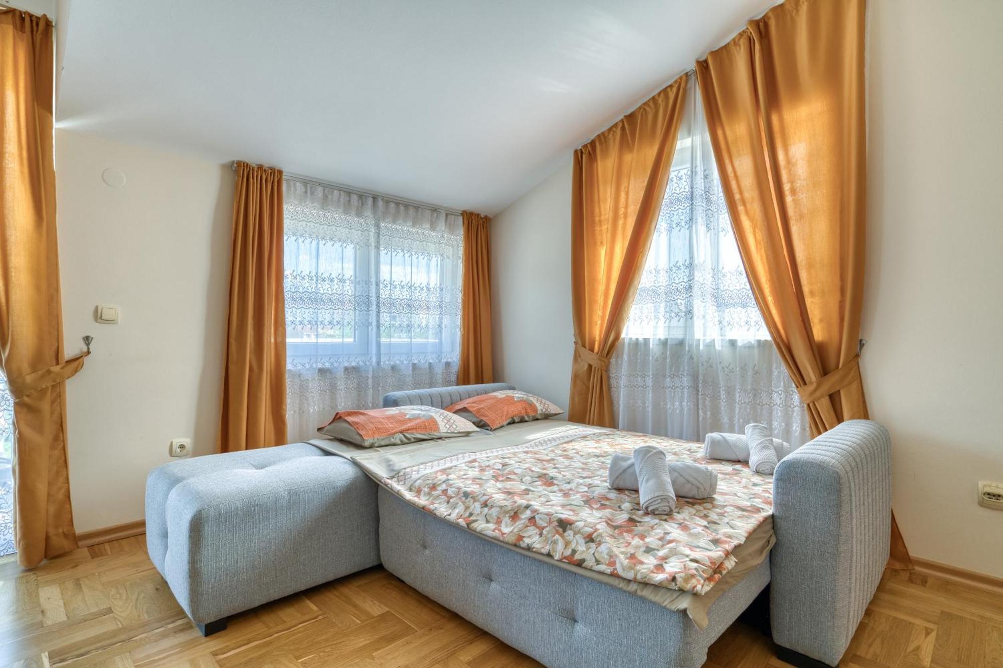 בודווה Apartments Elena מראה חיצוני תמונה