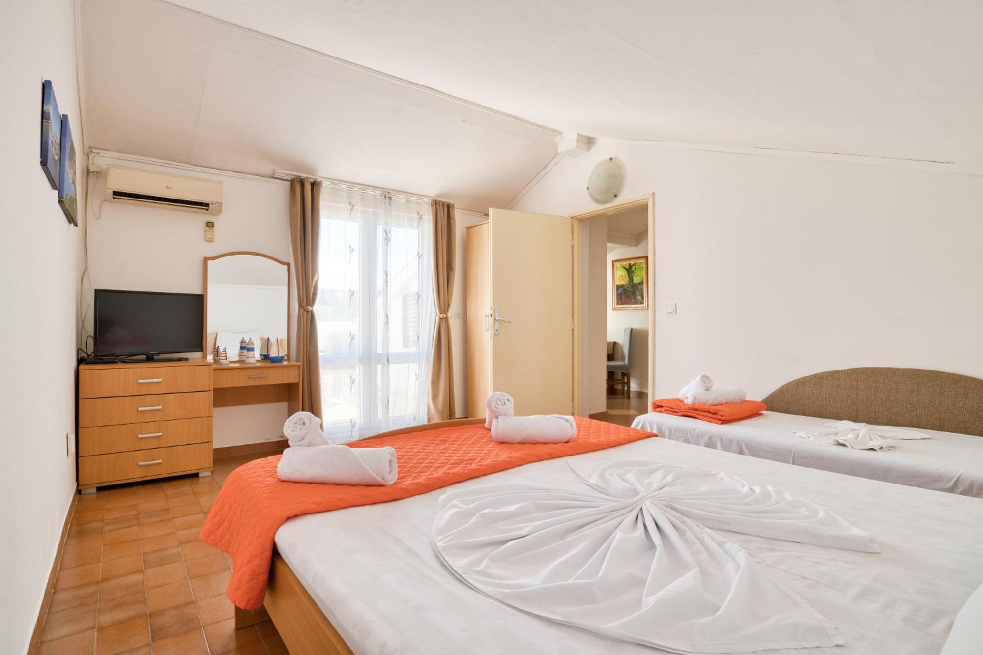 בודווה Apartments Elena מראה חיצוני תמונה