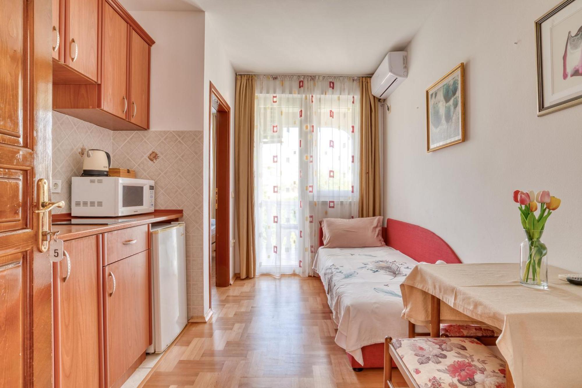 בודווה Apartments Elena מראה חיצוני תמונה