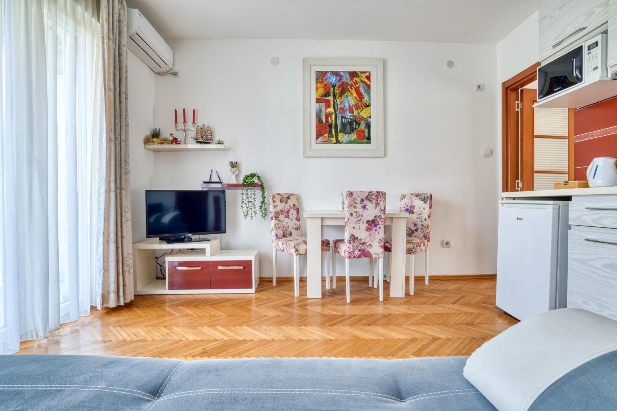 בודווה Apartments Elena מראה חיצוני תמונה