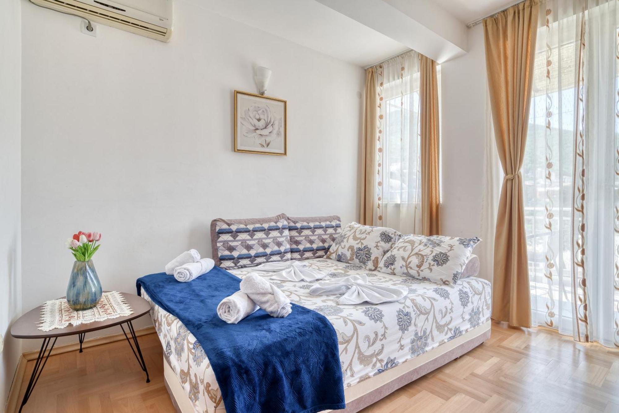 בודווה Apartments Elena מראה חיצוני תמונה